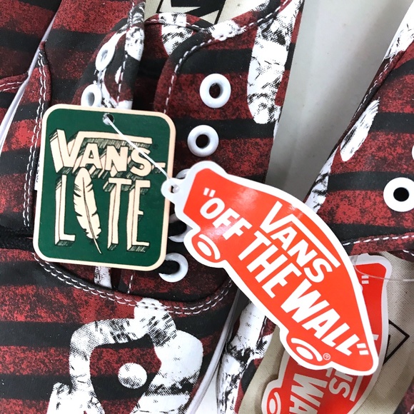 New Size 10 Womans 9 Mens Vans Off the Wall Red Black Skater Loafer Shoe 8.5 - Picture 3 of 3